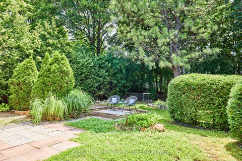 Photo 13 at 21 Marowyne Drive, Don Valley Village, Toronto