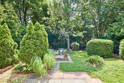 Photo 14 at 21 Marowyne Drive, Don Valley Village, Toronto