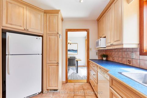 Photo 21 at 21 Marowyne Drive, Don Valley Village, Toronto