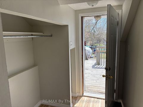 Photo 6 at 13 HENRY Street, Queen's Park, Barrie