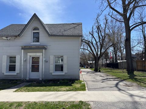 Photo 12 at 13 HENRY Street, Queen's Park, Barrie