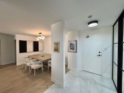 Photo 4 at 1408 - 7 Townsgate Drive, Yorkhill, Vaughan