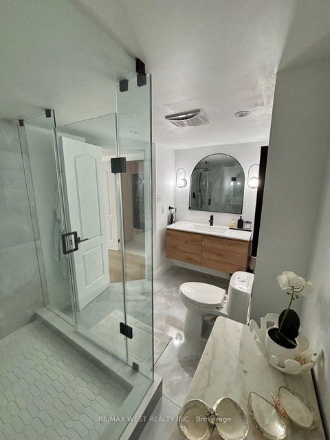 Photo 9 at 1408 - 7 Townsgate Drive, Yorkhill, Vaughan