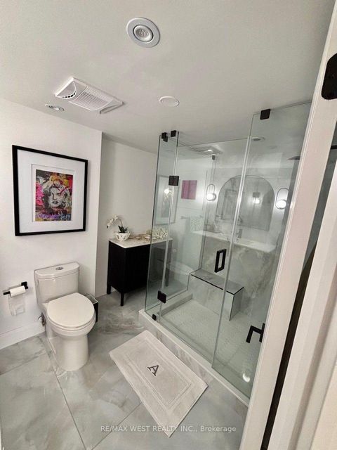 Photo 10 at 1408 - 7 Townsgate Drive, Yorkhill, Vaughan