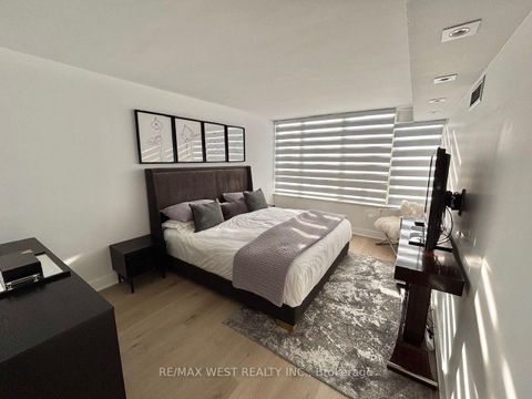 Photo 11 at 1408 - 7 Townsgate Drive, Yorkhill, Vaughan