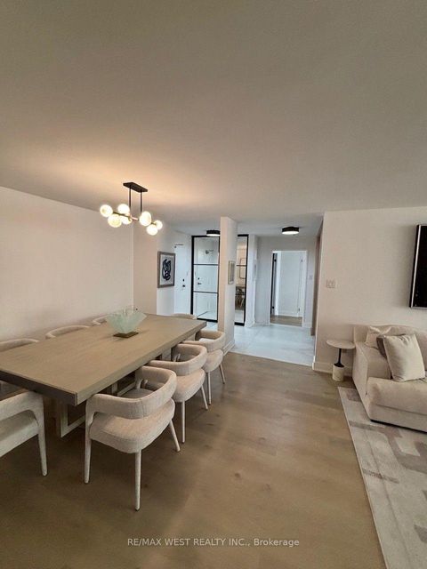 Photo 12 at 1408 - 7 Townsgate Drive, Yorkhill, Vaughan