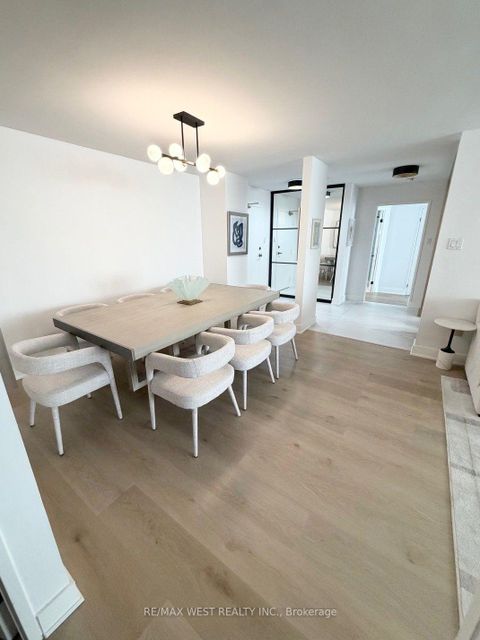 Photo 27 at 1408 - 7 Townsgate Drive, Yorkhill, Vaughan