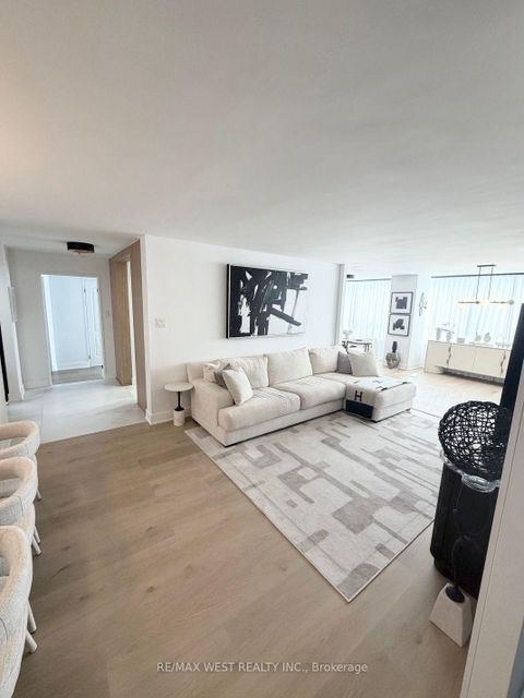 Photo 30 at 1408 - 7 Townsgate Drive, Yorkhill, Vaughan