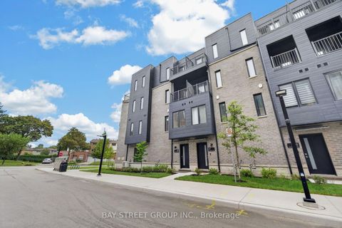 Photo 2 at 29 Calamint Lane, L'Amoreaux, Toronto