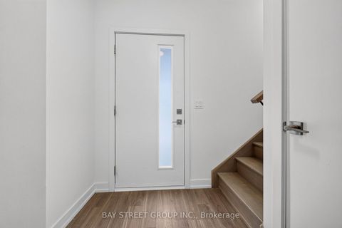 Photo 6 at 29 Calamint Lane, L'Amoreaux, Toronto