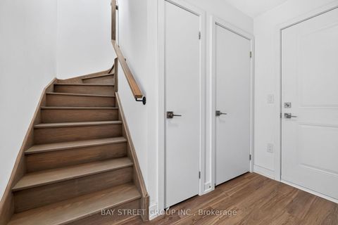 Photo 7 at 29 Calamint Lane, L'Amoreaux, Toronto