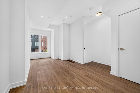 Photo 9 at 29 Calamint Lane, L'Amoreaux, Toronto