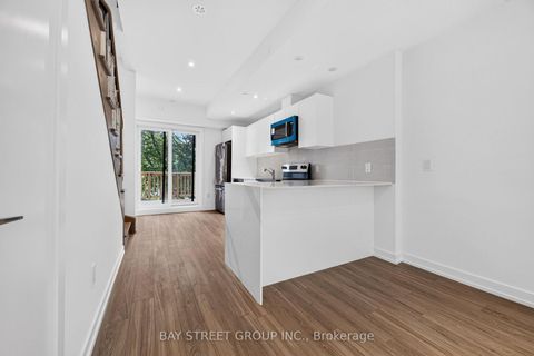 Photo 12 at 29 Calamint Lane, L'Amoreaux, Toronto