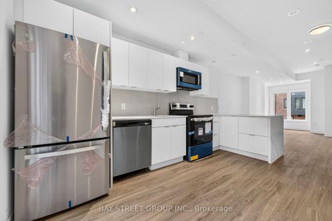 Photo 15 at 29 Calamint Lane, L'Amoreaux, Toronto
