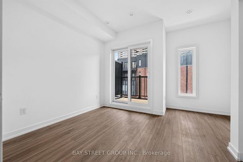 Photo 20 at 29 Calamint Lane, L'Amoreaux, Toronto
