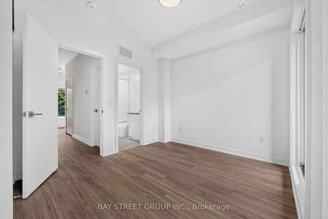 Photo 22 at 29 Calamint Lane, L'Amoreaux, Toronto