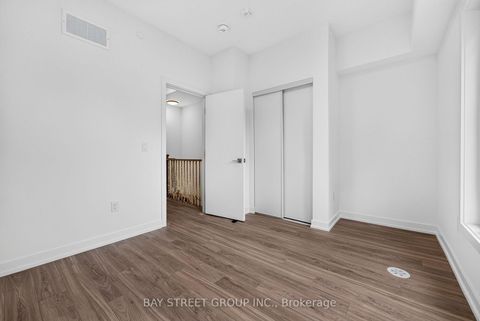 Photo 32 at 29 Calamint Lane, L'Amoreaux, Toronto