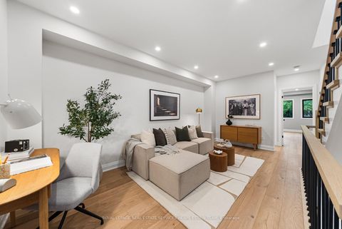 Photo 11 at 247A Lippincott Street, University, Toronto