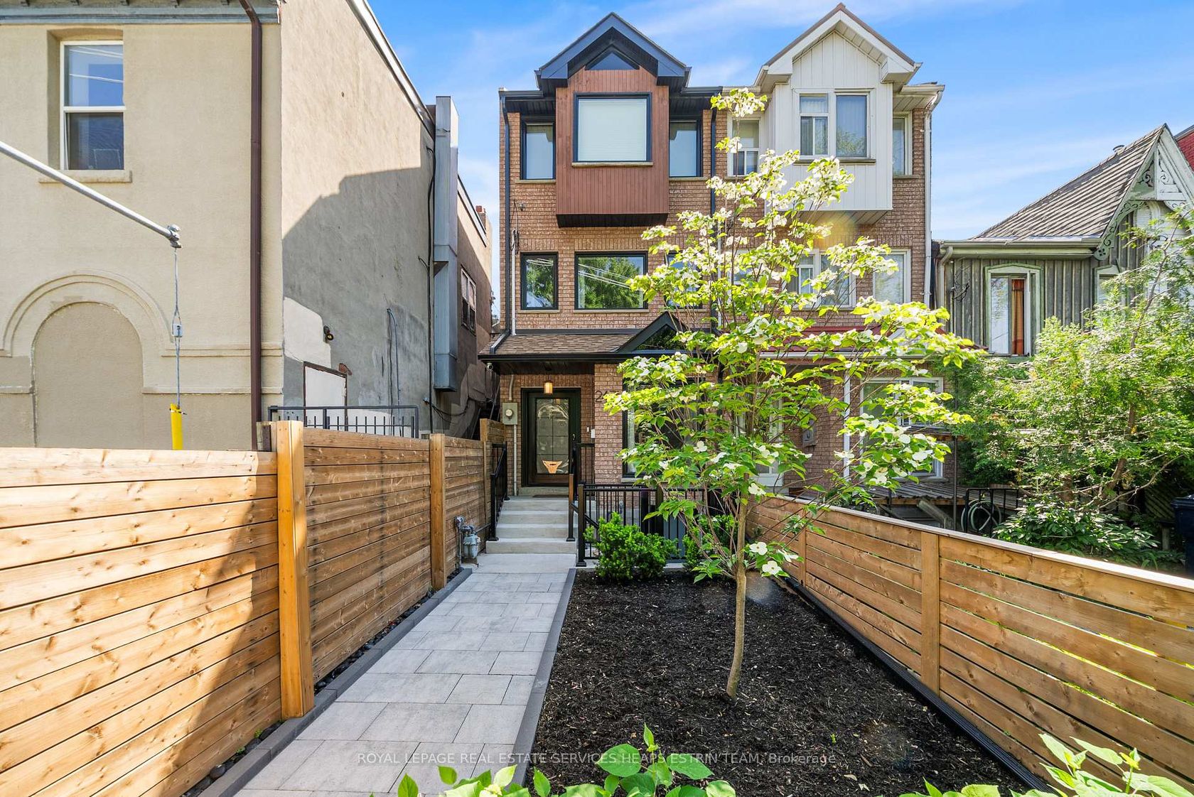 247A Lippincott Street, University, Toronto 