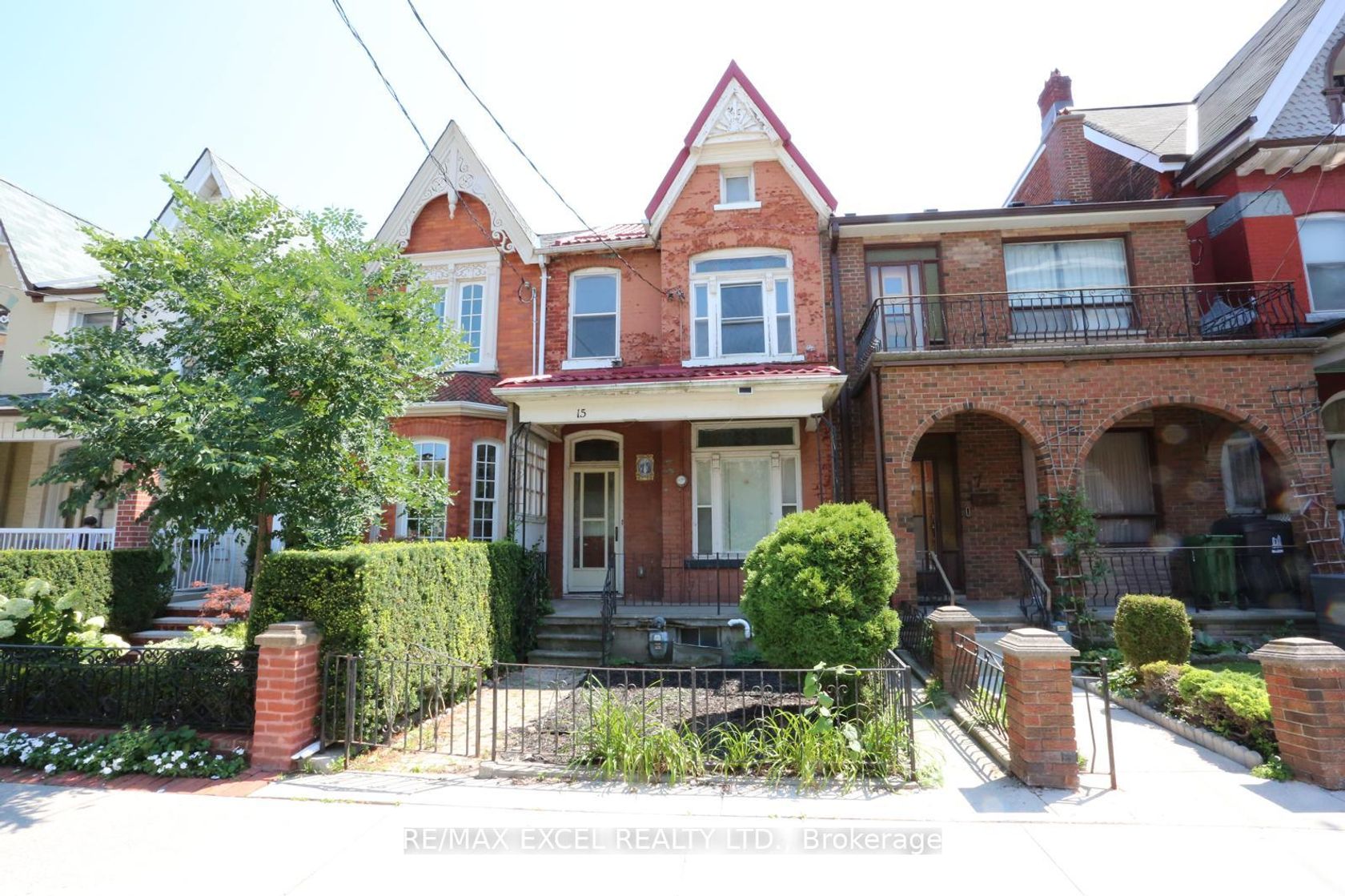 15 Oxford Street, Chinatown, Toronto 