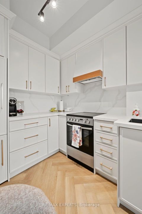 Photo 37 at 414 - 4700 Highway 7, East Woodbridge, Vaughan