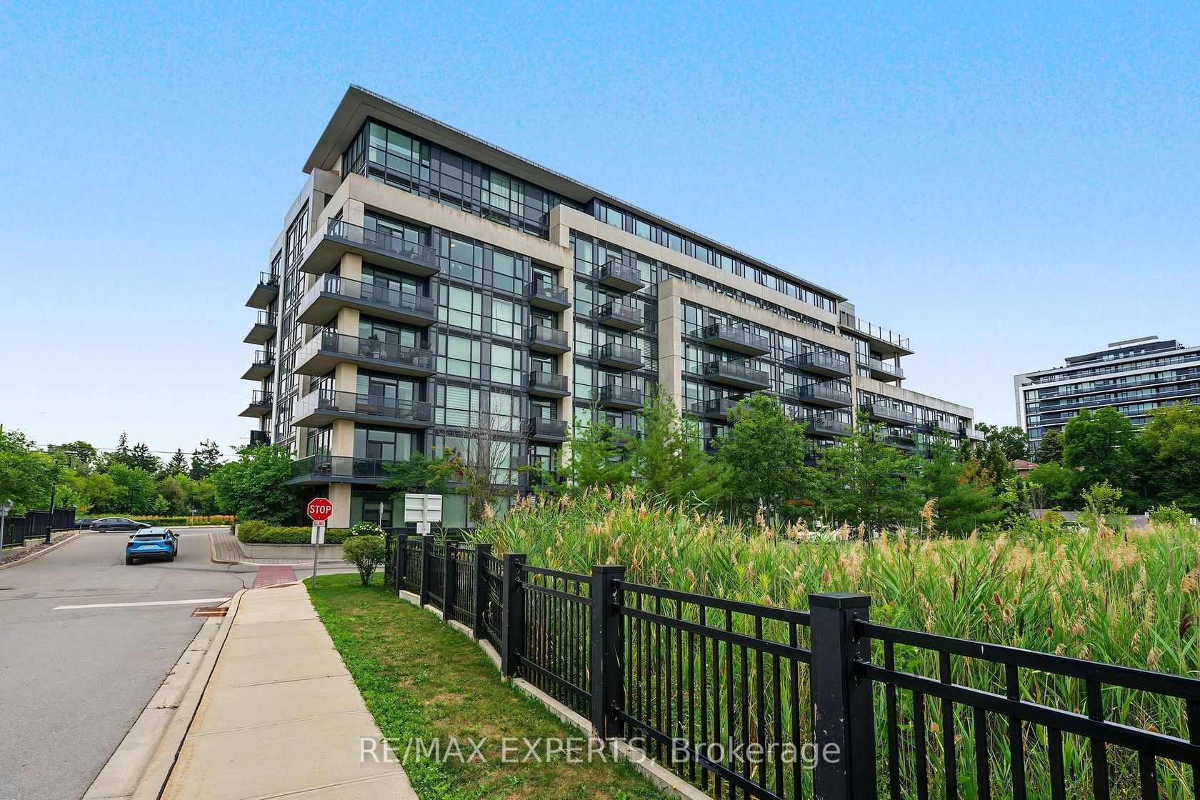 414 - 4700 Highway 7, East Woodbridge, Vaughan photo number 2