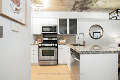 Photo 8 at 338 - 1005 King Street W, Niagara, Toronto