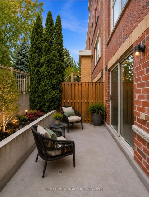 Photo 4 at 122 - 20 Elsie Lane, Junction, Toronto