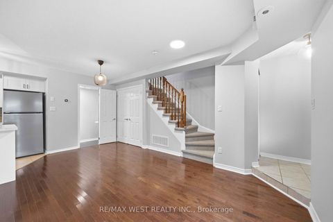 Photo 13 at 122 - 20 Elsie Lane, Junction, Toronto