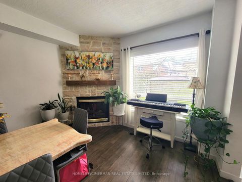 Photo 3 at 256 Mcbride Crescent, Summerhill Estates, Newmarket