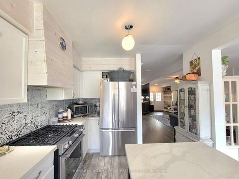 Photo 7 at 256 Mcbride Crescent, Summerhill Estates, Newmarket