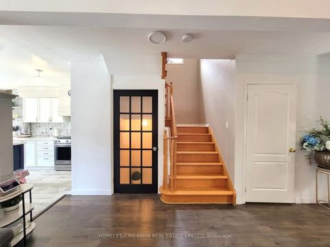 Photo 10 at 256 Mcbride Crescent, Summerhill Estates, Newmarket