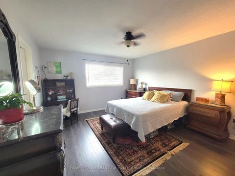 Photo 12 at 256 Mcbride Crescent, Summerhill Estates, Newmarket
