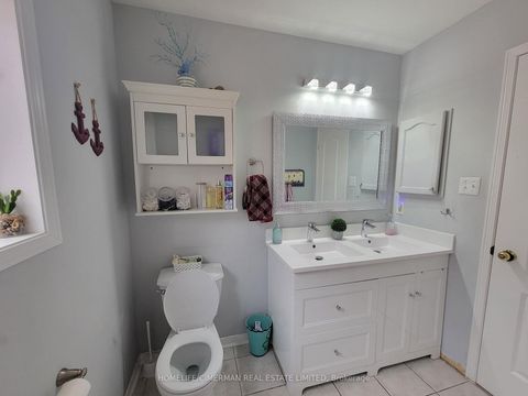 Photo 17 at 256 Mcbride Crescent, Summerhill Estates, Newmarket