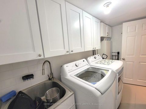 Photo 30 at 256 Mcbride Crescent, Summerhill Estates, Newmarket