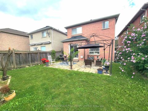 Photo 33 at 256 Mcbride Crescent, Summerhill Estates, Newmarket