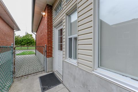 Photo 5 at 94 Melbert Road, West Deane, Toronto
