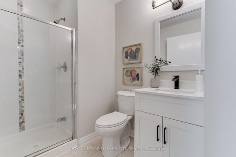 Photo 33 at 302 - 12 Yonge Street, Waterfront Communities C1, Toronto