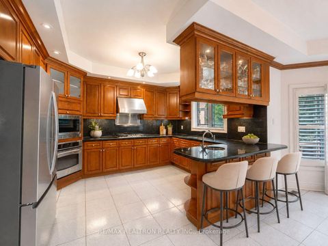 Photo 11 at 36 Fern Avenue, Langstaff, Richmond Hill