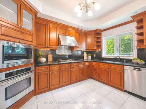 Photo 12 at 36 Fern Avenue, Langstaff, Richmond Hill