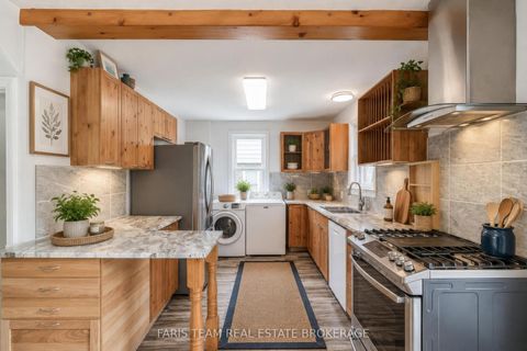 Photo 5 at 18 Holgate Street, Allandale, Barrie