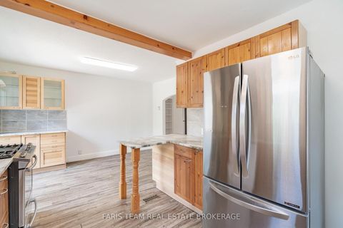 Photo 7 at 18 Holgate Street, Allandale, Barrie