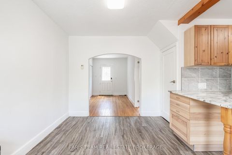 Photo 8 at 18 Holgate Street, Allandale, Barrie