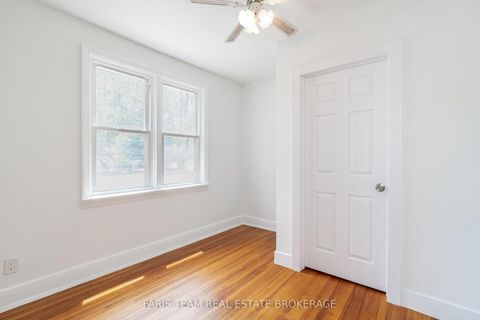 Photo 16 at 18 Holgate Street, Allandale, Barrie