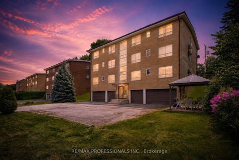 Photo 4 at 50 Waniska Avenue, Queensway, Toronto