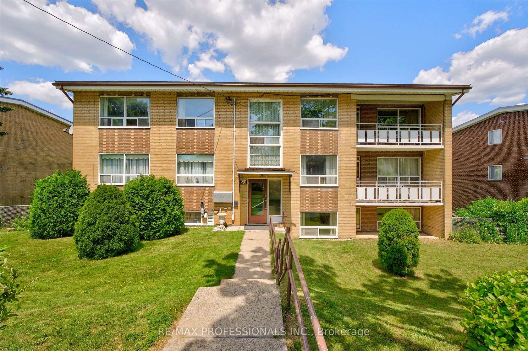 50 Waniska Avenue, Queensway, Toronto photo number 2