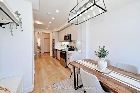 Photo 3 at 39 - 57 Finch Avenue W, Willowdale West, Toronto