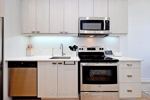 Photo 10 at 39 - 57 Finch Avenue W, Willowdale West, Toronto