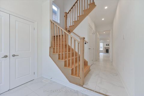 Photo 3 at 40 Boiton Street, Rural Richmond Hill, Richmond Hill