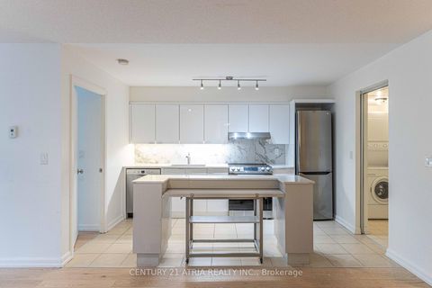Photo 2 at 606 - 111 Elizabeth Street, Bay Street Corridor, Toronto